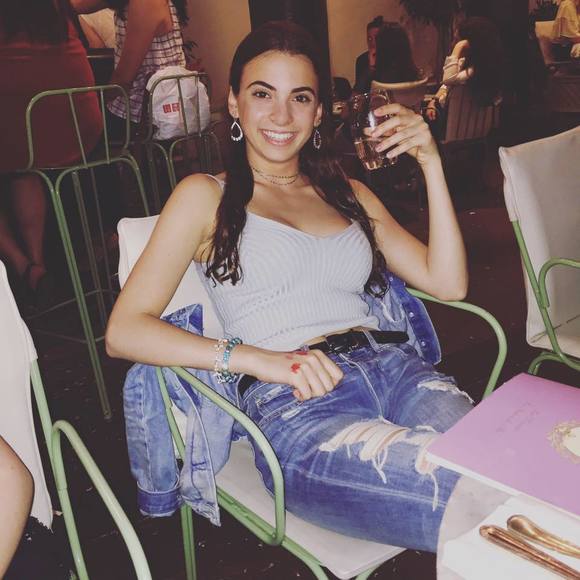 Meet your Posher, Sarah - Picture 1 of 1